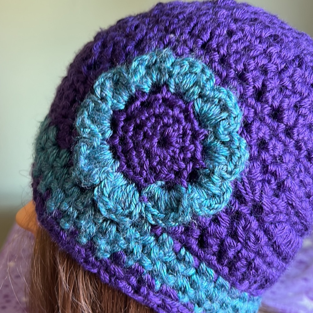 Crochet satin acrylic yarn beanie medium new - Picture 2 of 6